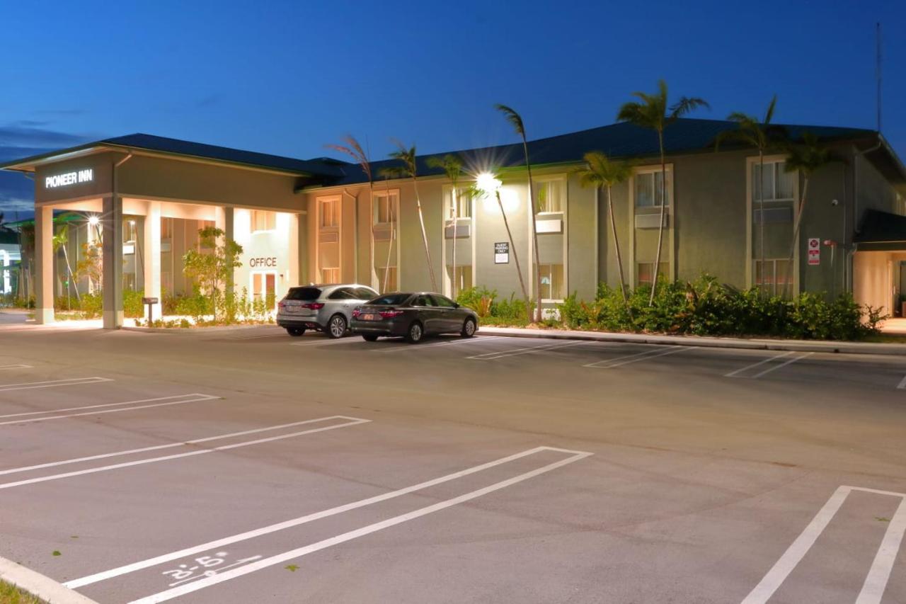 Pioneer Inn Royal Palm Beach Ngoại thất bức ảnh