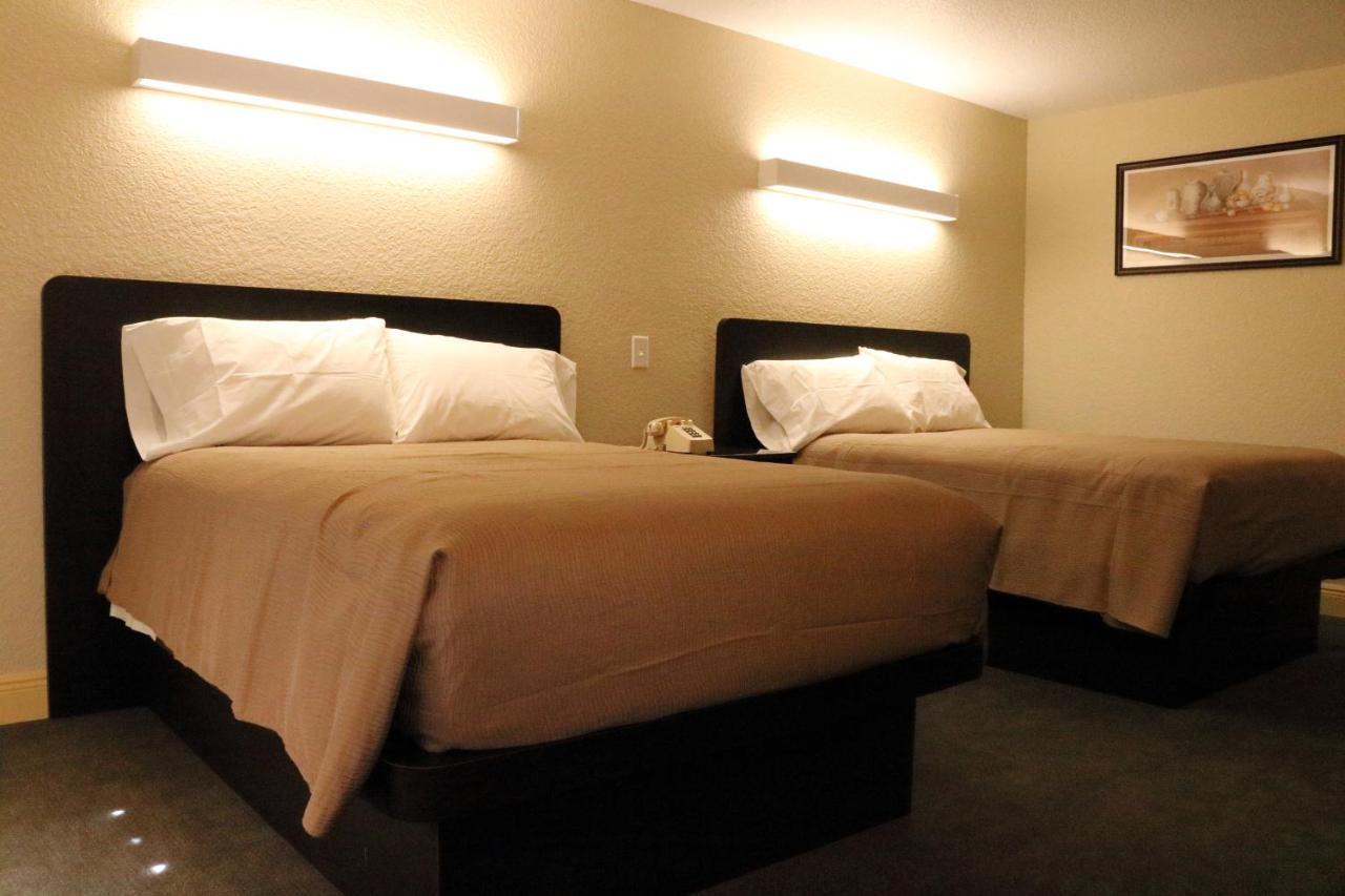 Pioneer Inn Royal Palm Beach Ngoại thất bức ảnh